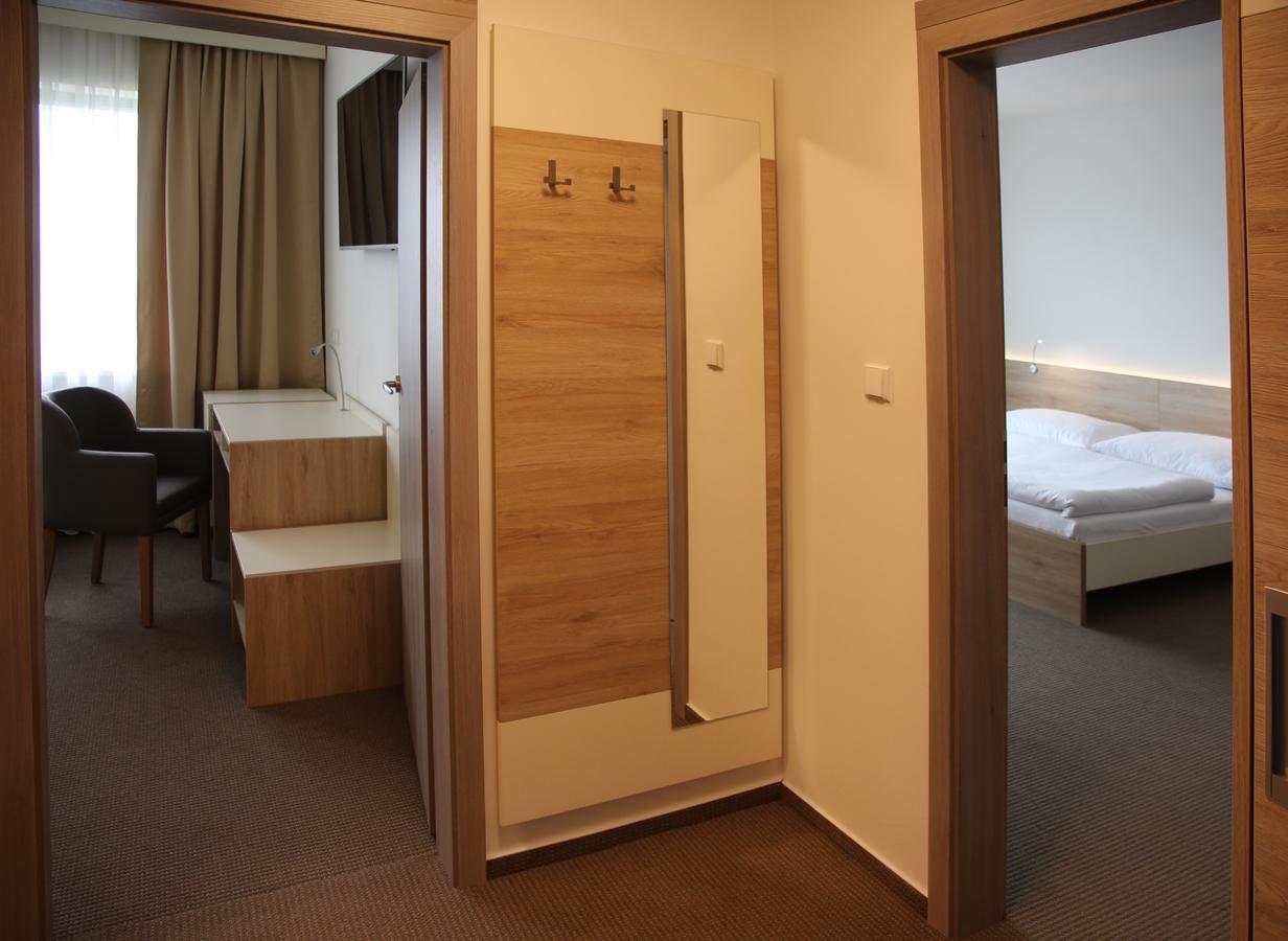 Hotel Devitka Janov Exterior photo